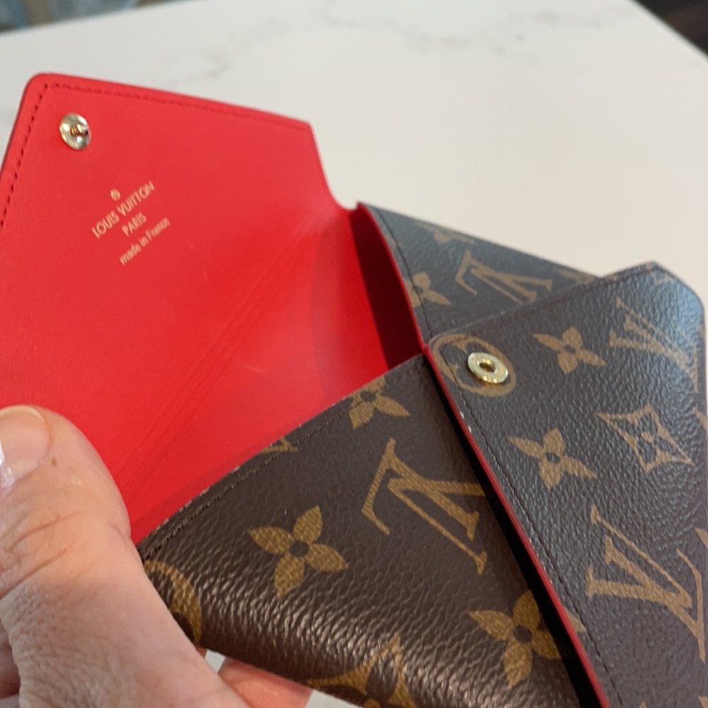Louis Vuitton Wallet - Picture 4 of 12